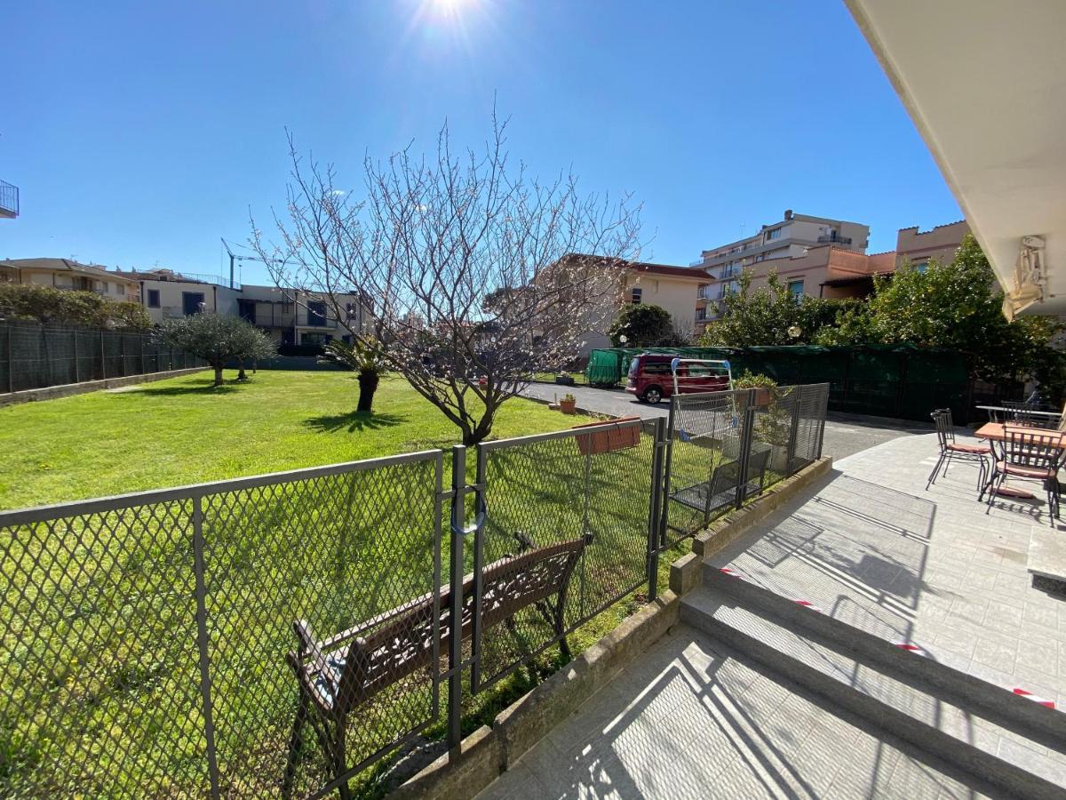 I Fiori Di Pietra Lejlighedshotel Pietra Ligure Eksteriør billede